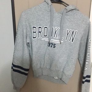 Cropped sweatshirt